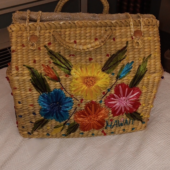 Hawaii Floral Embroidered Straw Bag - Picture 1 of 9